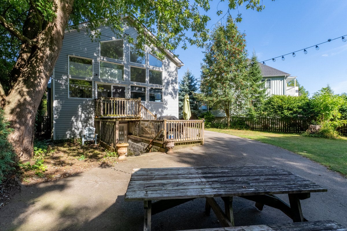 708 Montbeck Cres