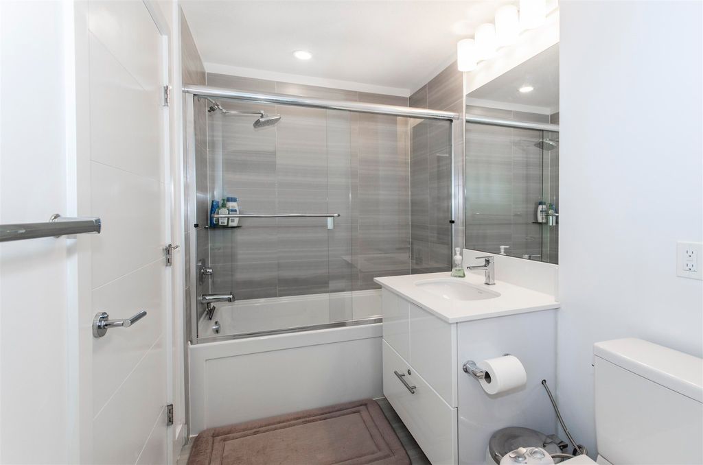 733 W 3rd St, #404