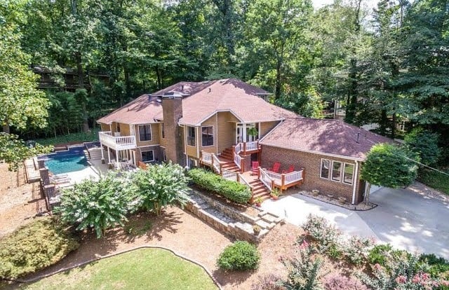 1243 Woods Cir NE Atlanta GA 30324