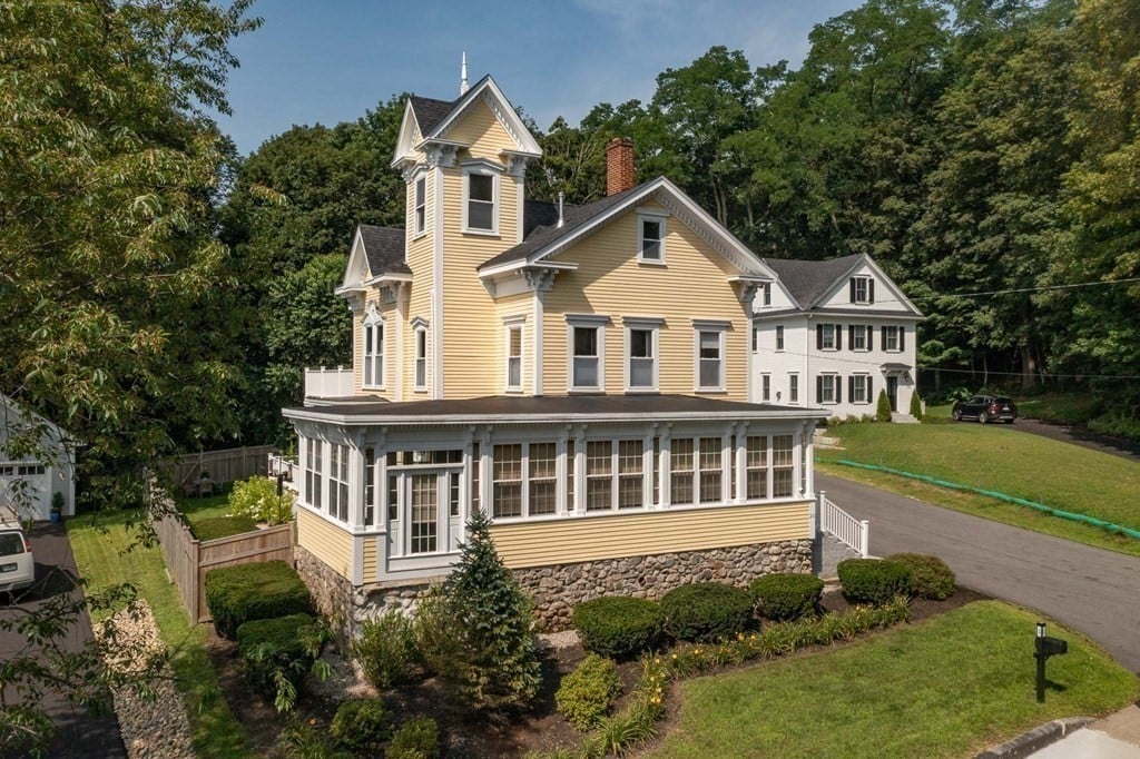 20 Maple St