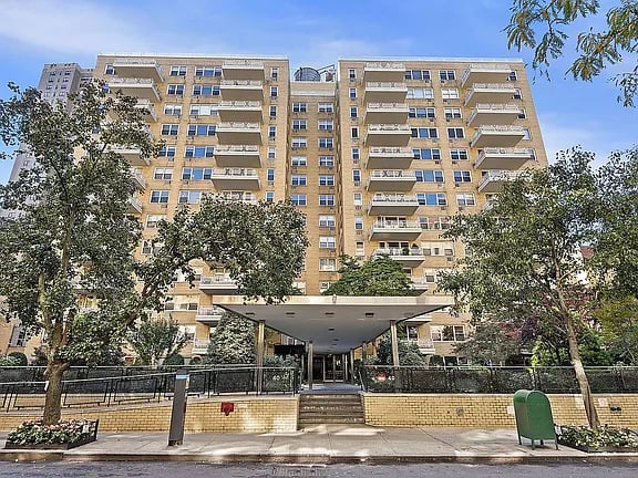 40 E 9th St, #12H