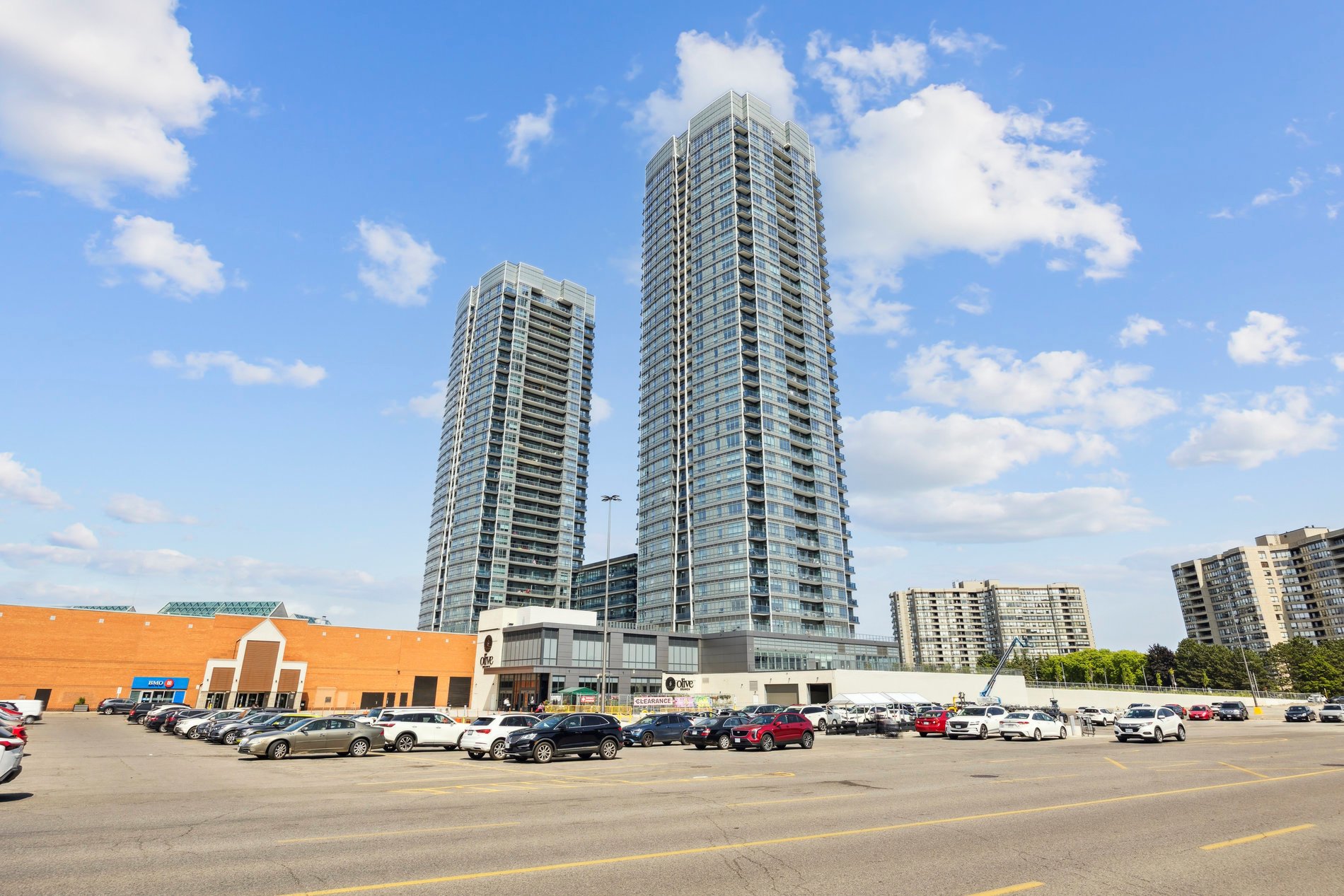 50 Upper Mall Way #2109