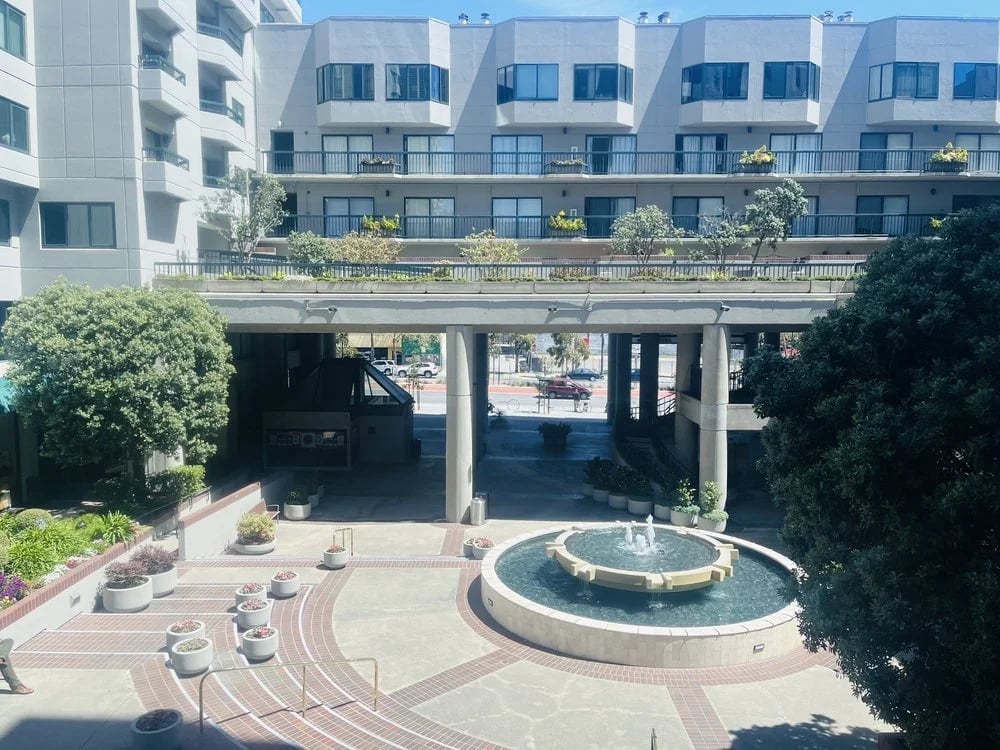 Opera Plaza