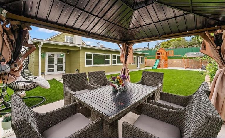 4055 Mount Albertine Ave