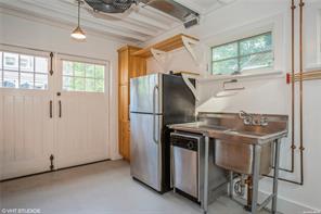 516 Main Street Carriage House