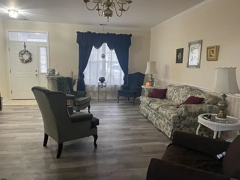 123 Dover Ct