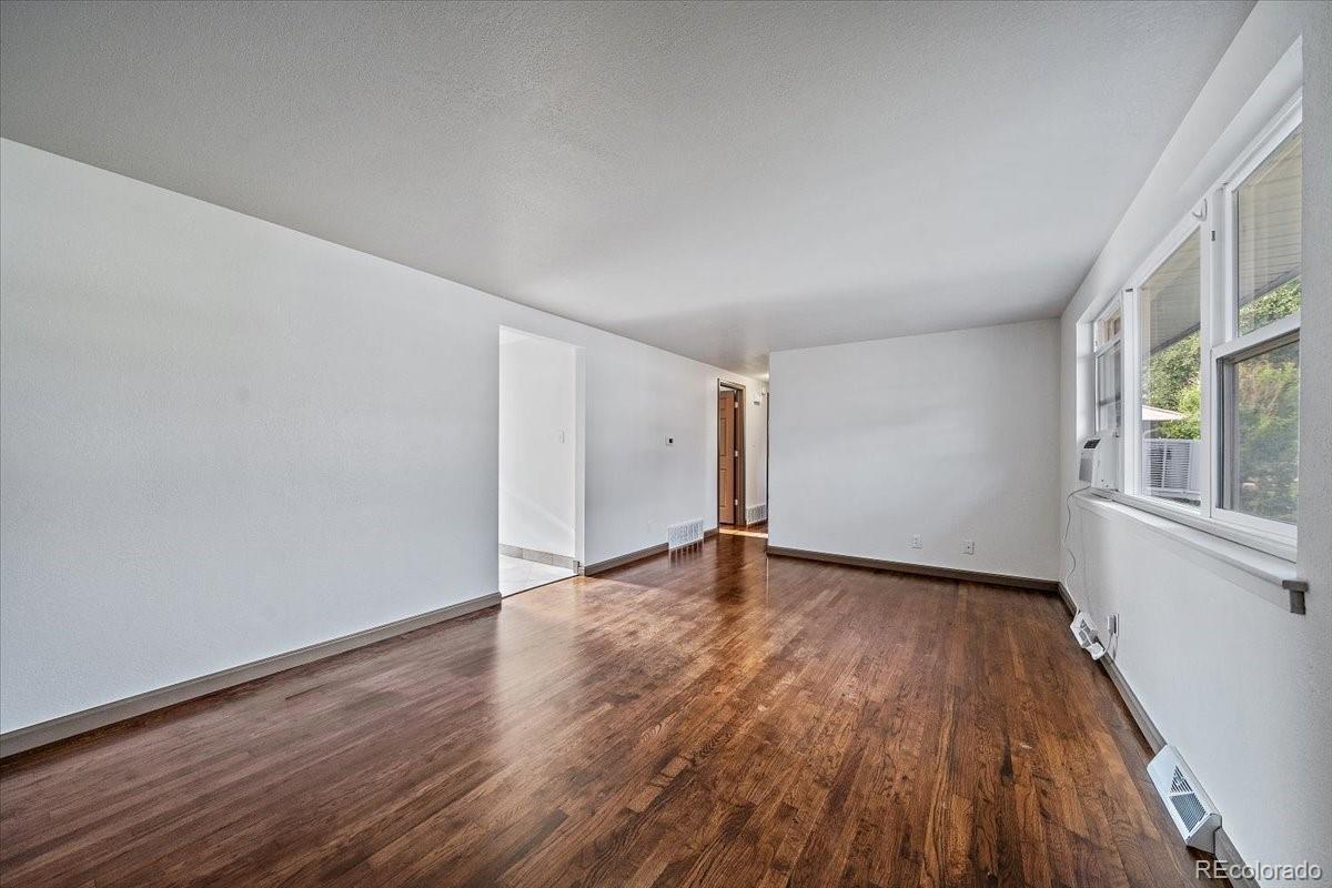 1006 Hahn Ct