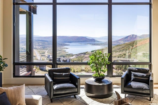 745 W Peace Tree Trl