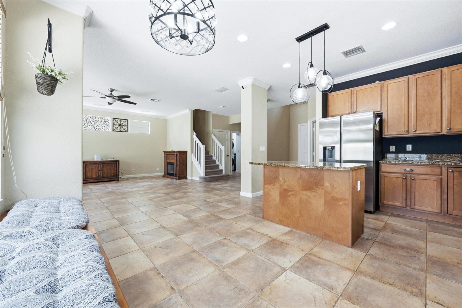 8113 Bautista Way