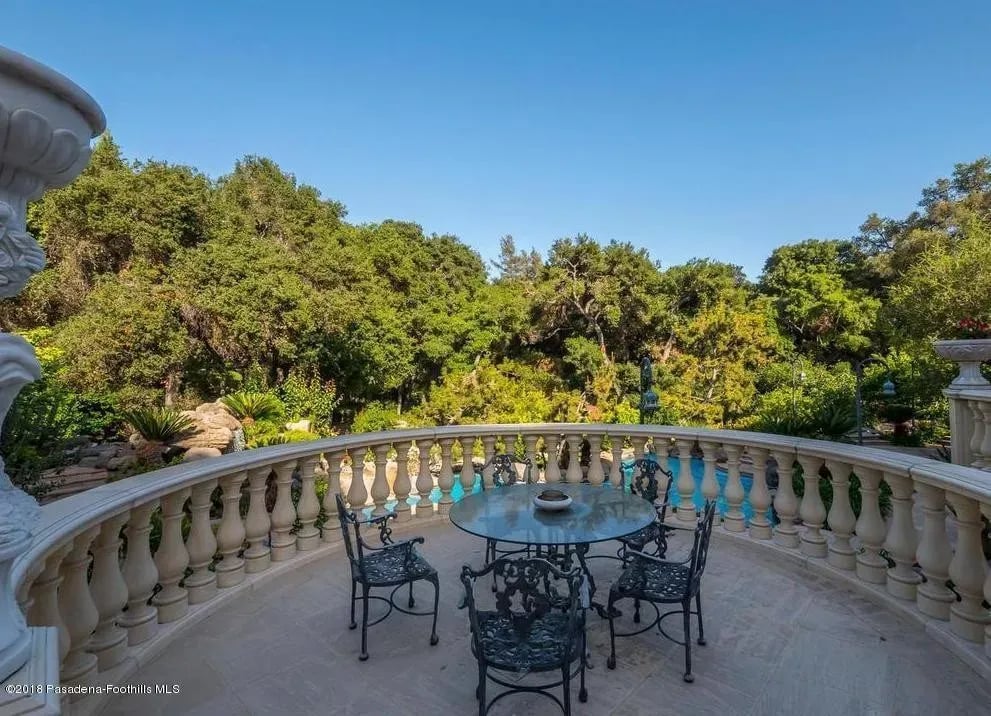 4158 Commonwealth Ave