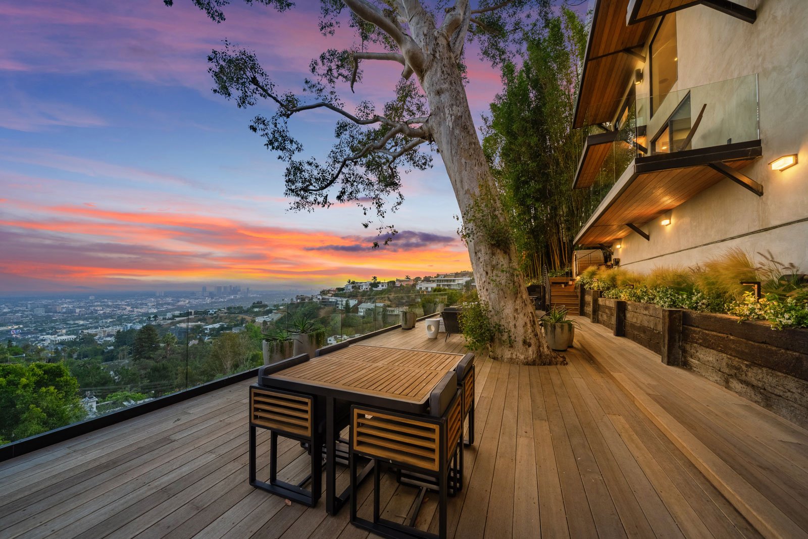 Hollywood Haven ⛰️