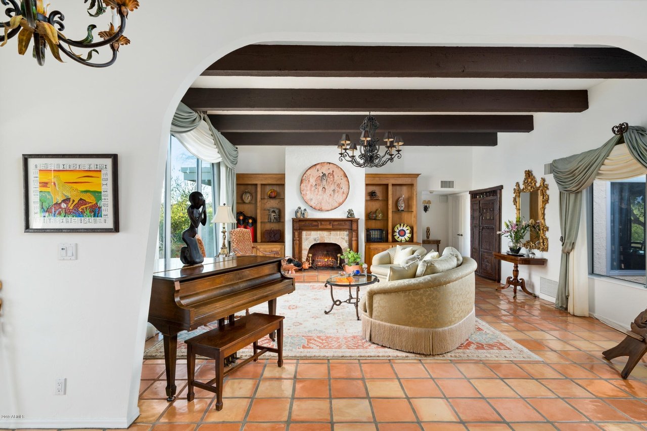 4425 E Maderos Del Cuenta Dr