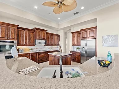 2280 Hidden Hills Ln