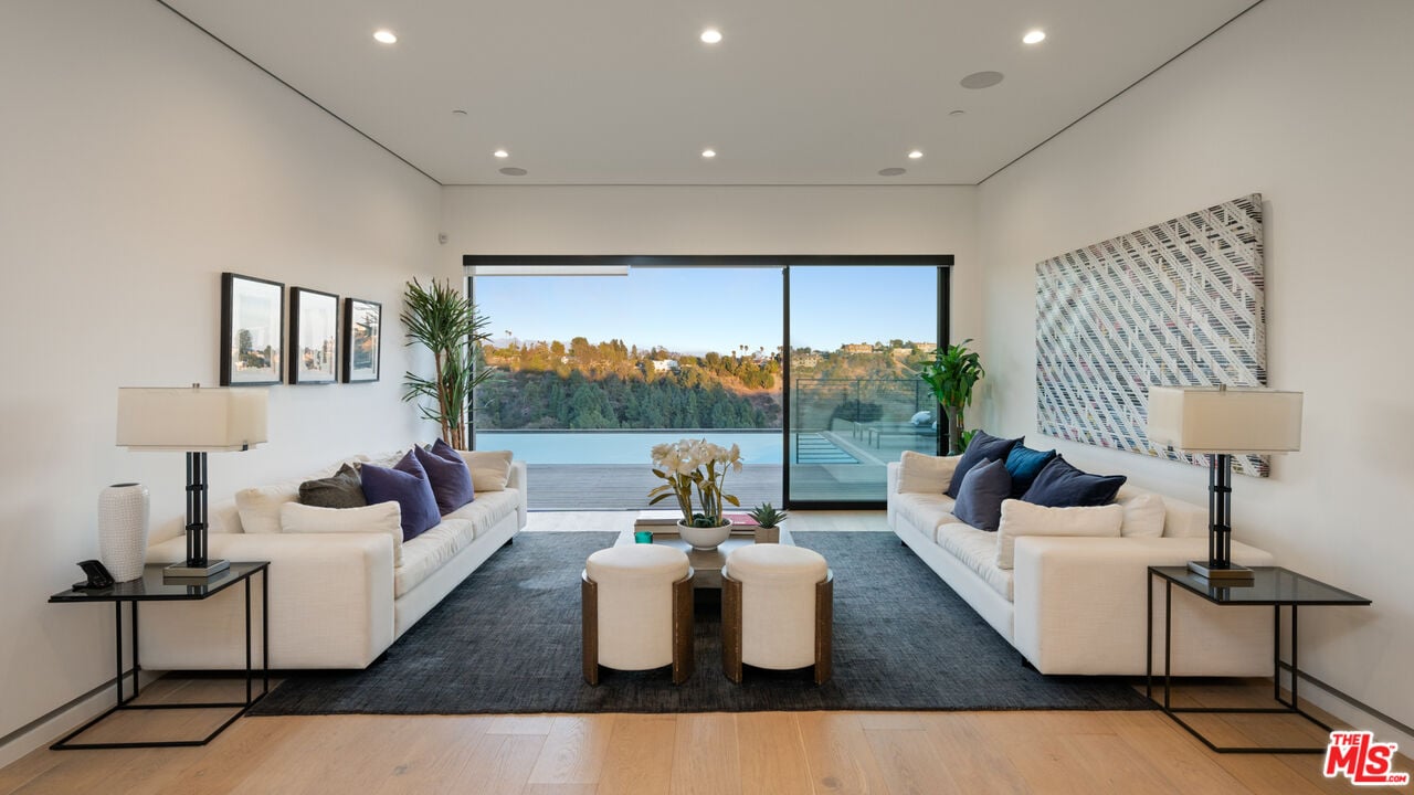 Aurelian Crest, Linda Flora Dr, 90049