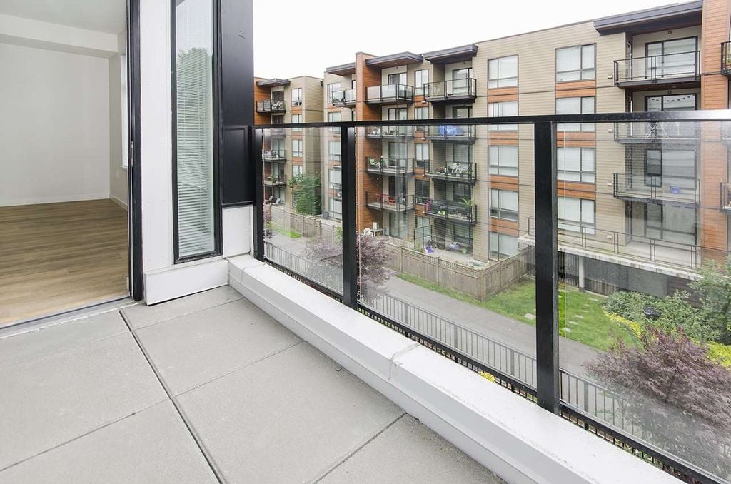 725 Marine Dr, #206