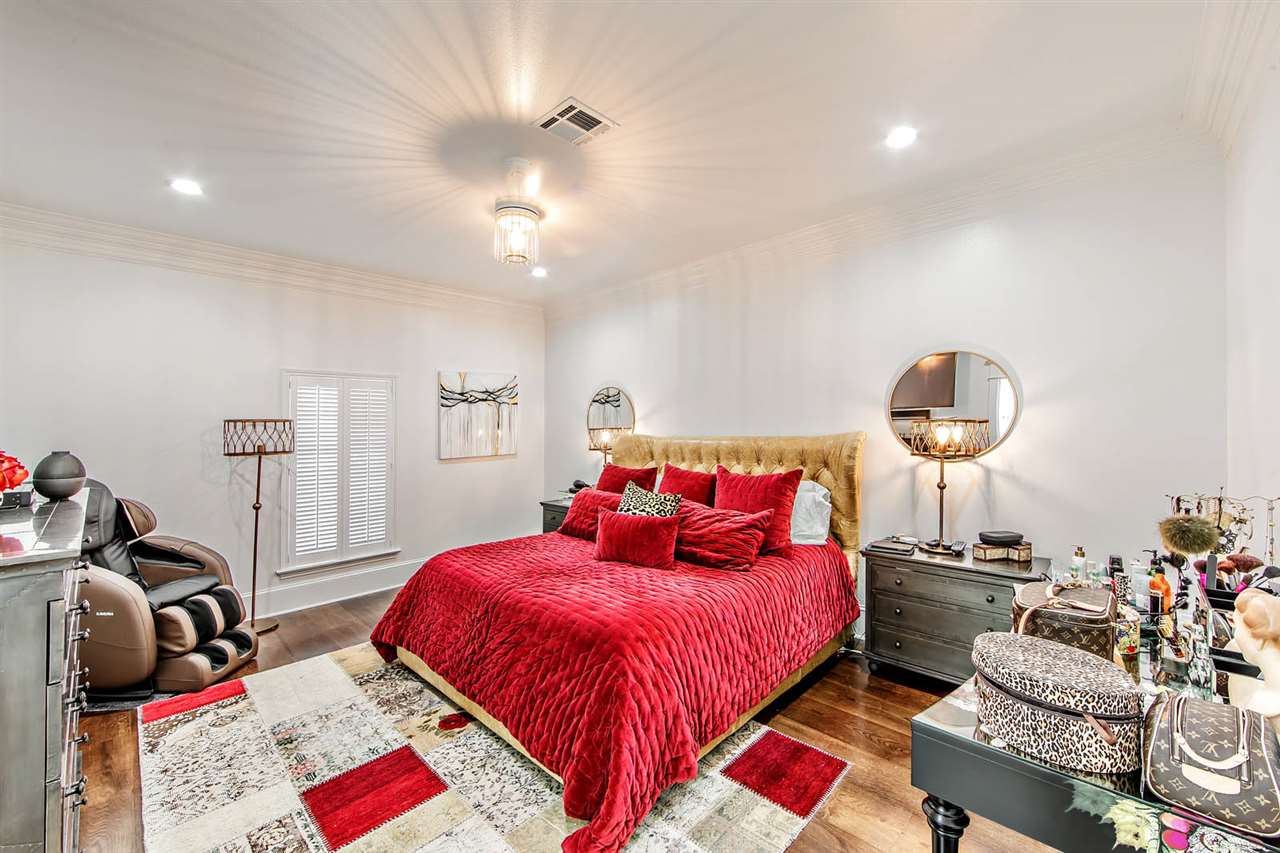 401 Oak Alley Drive