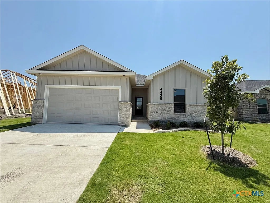 4425 Agave Trail