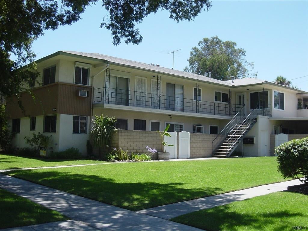 2213 San Anseline Ave #4