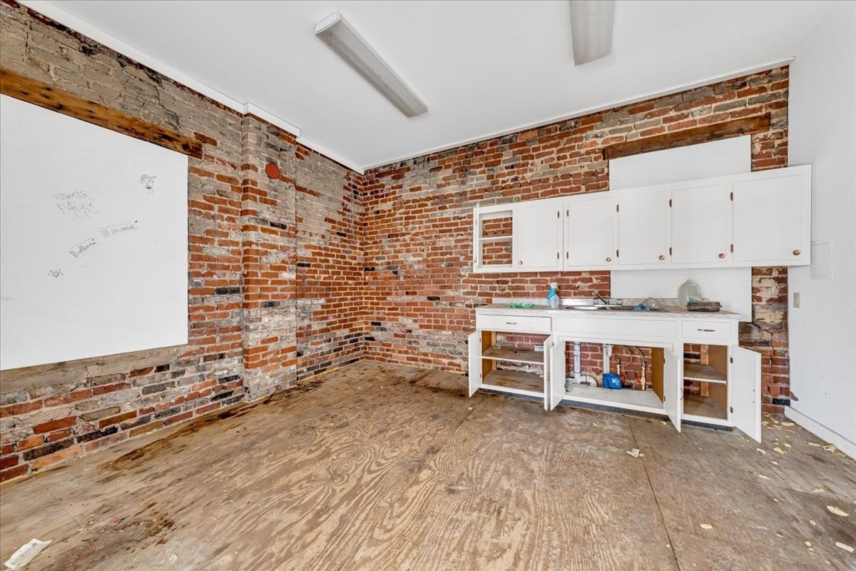 227 S Cedar Ave