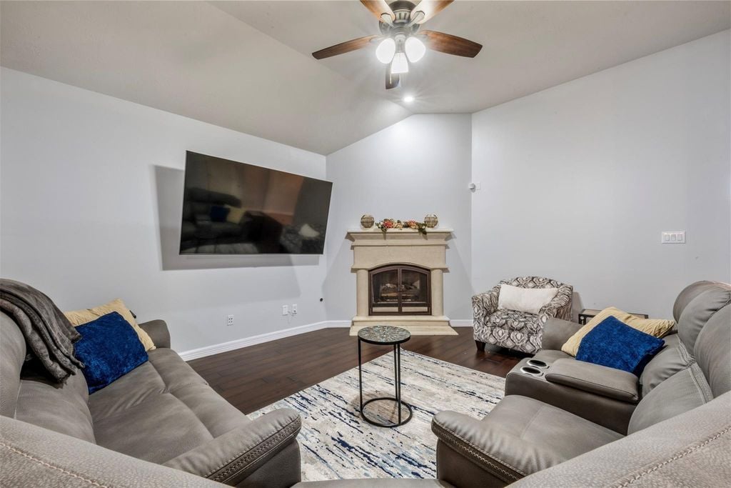 3011 Douglas Creek Ln