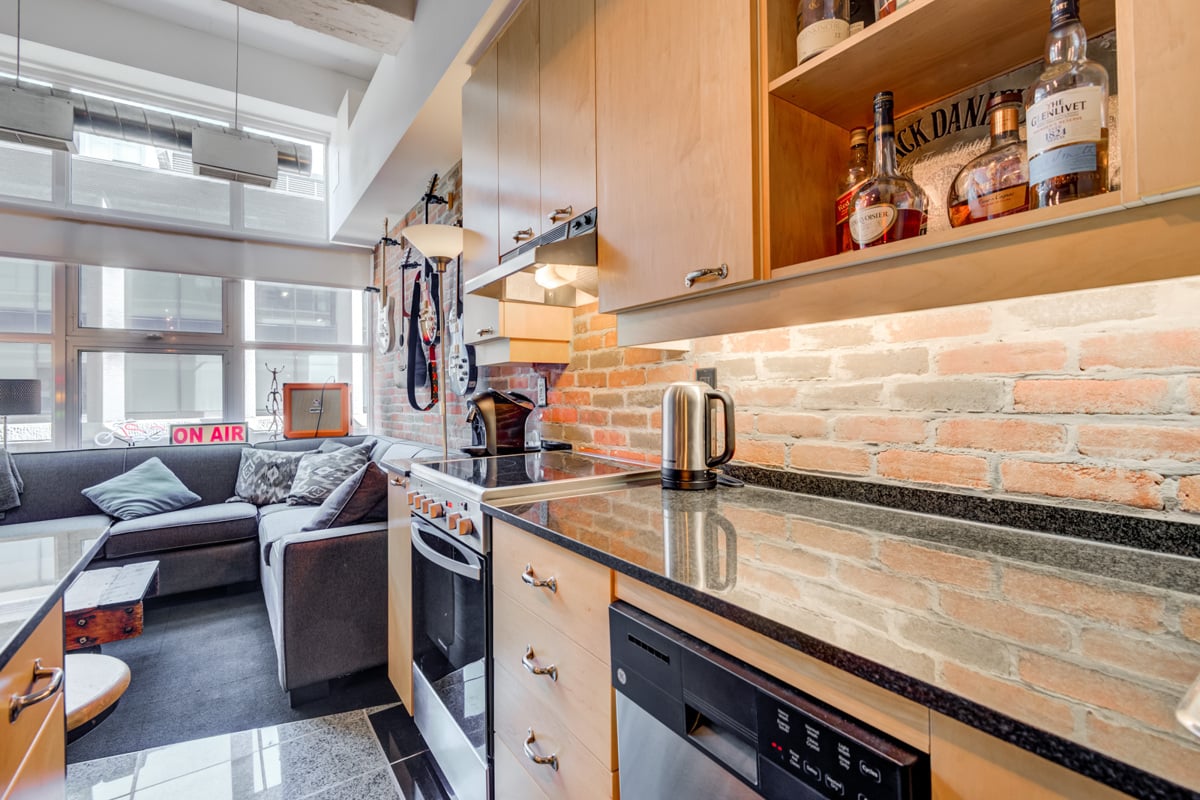 826-155 DALHOUSIE Street, Toronto