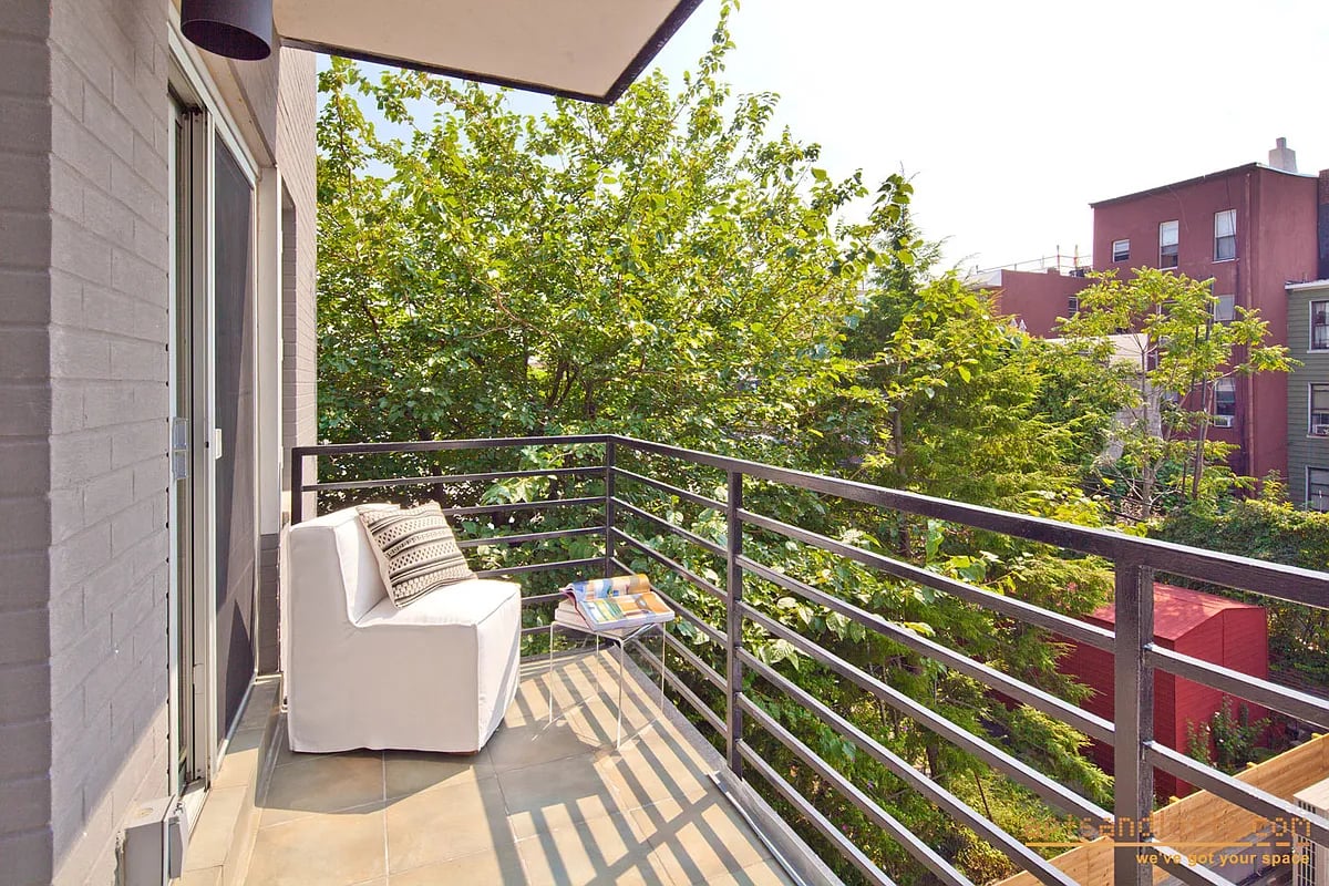 48 Box Street Unit: 4