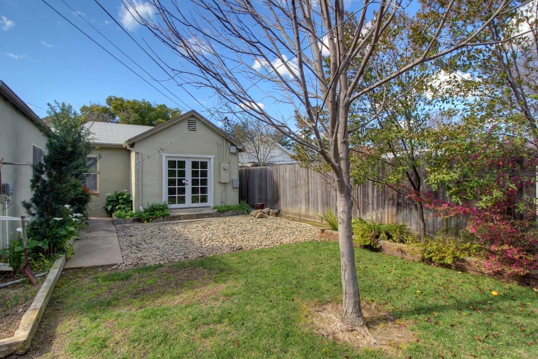Just listed! Darling Elmhurst home
