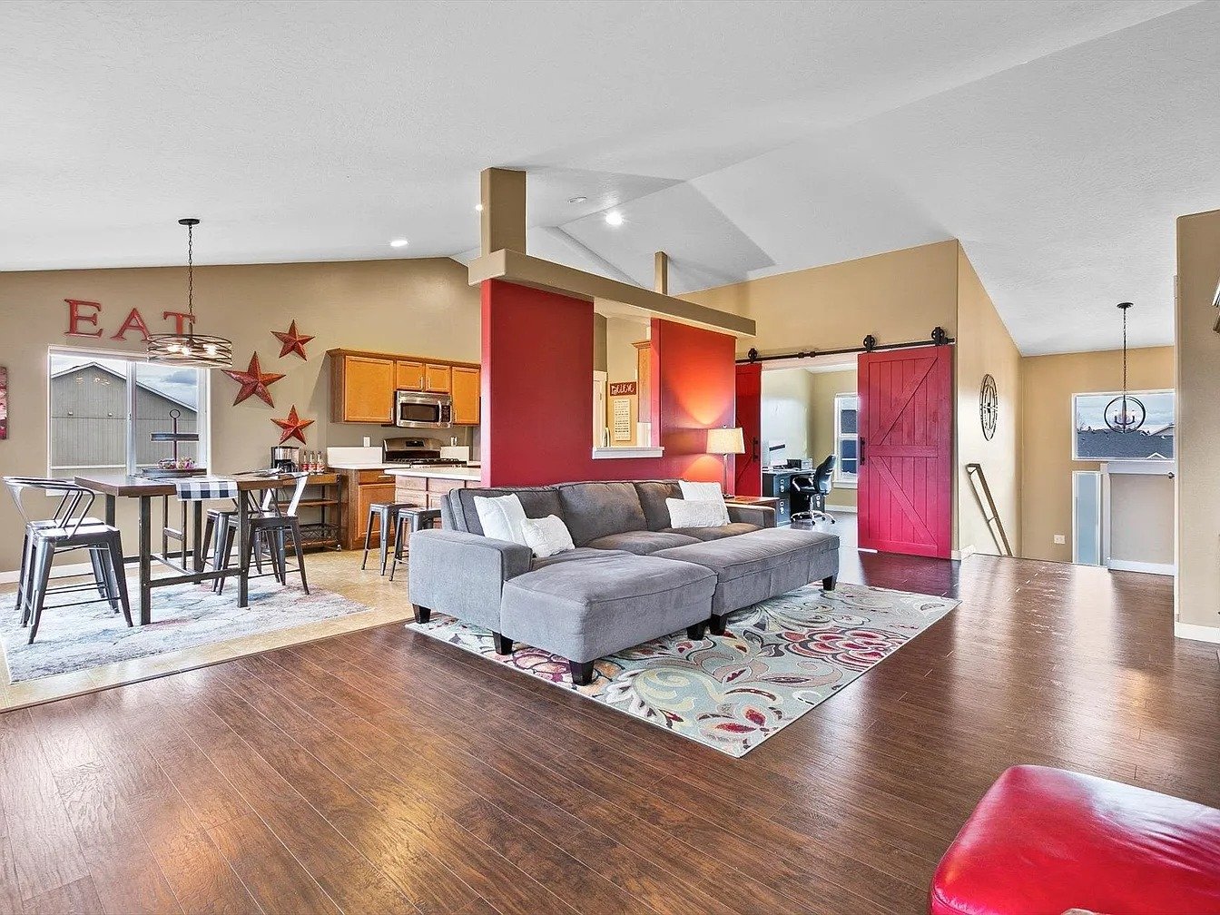 1518 W Carolina Way