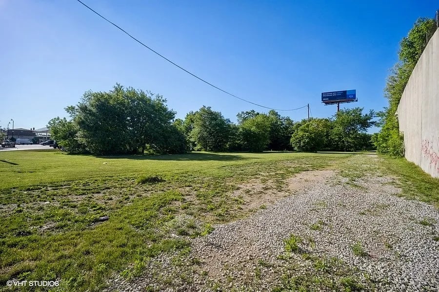 1180 W Irving Park Rd