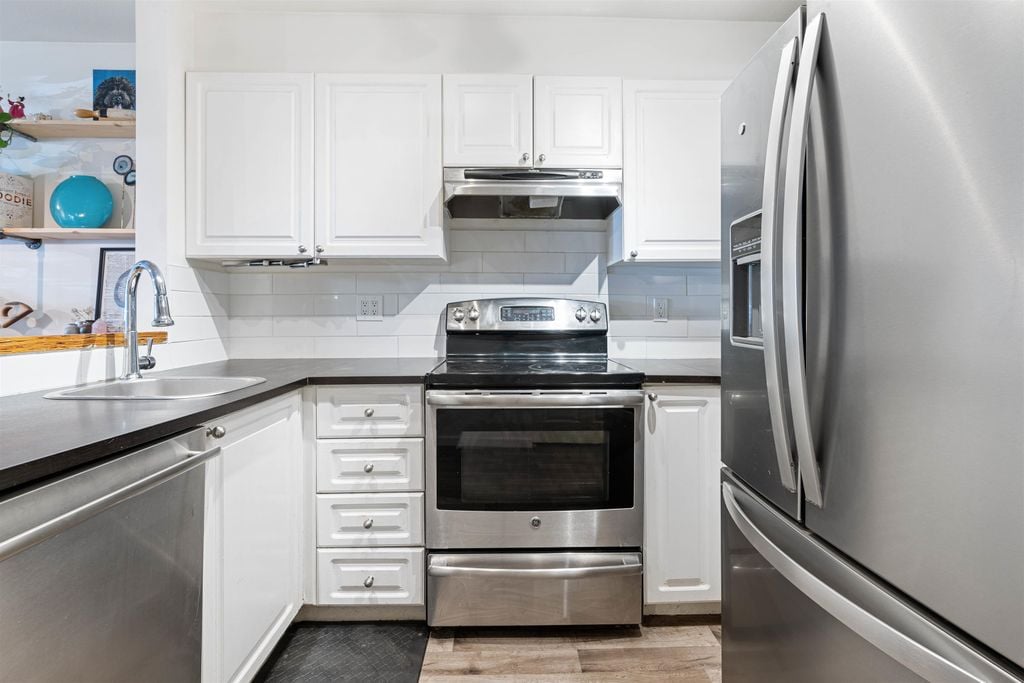 2388 Triumph St, #109