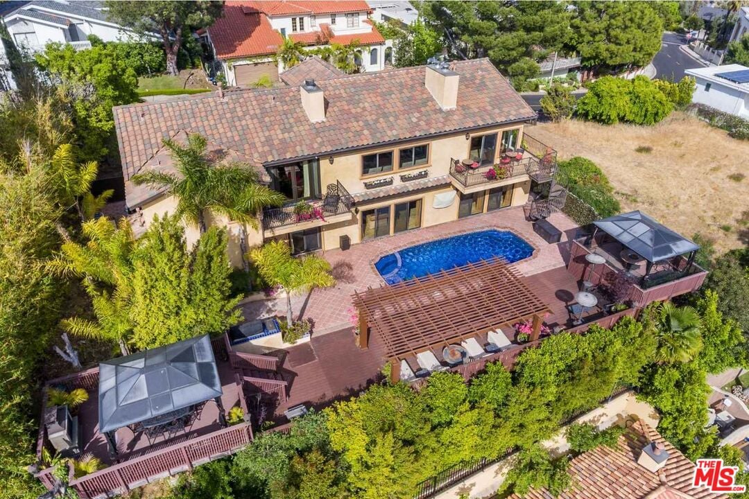 Celestia Crest, Venus Dr, 90046