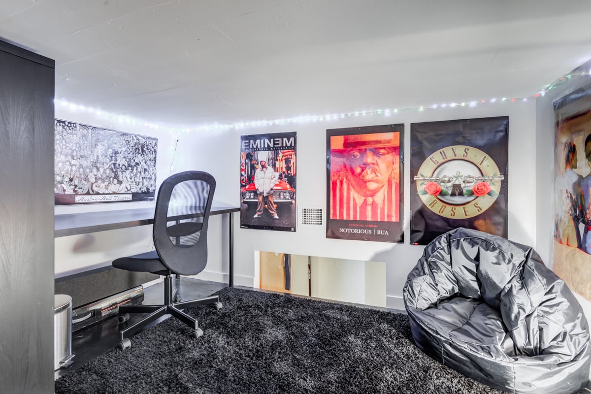 826-155 DALHOUSIE Street, Toronto