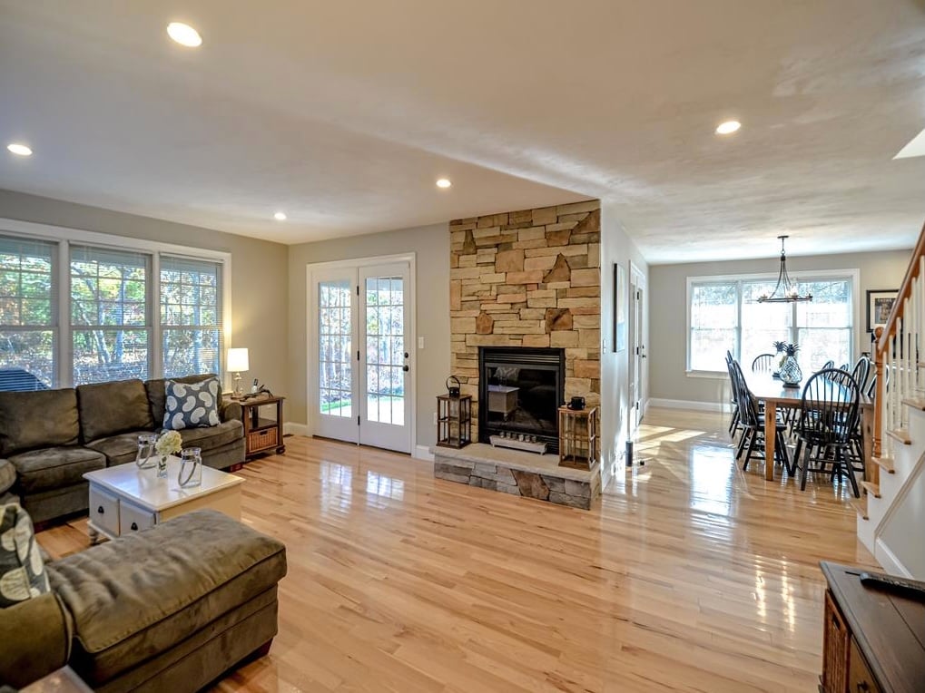 20 Swan Ln