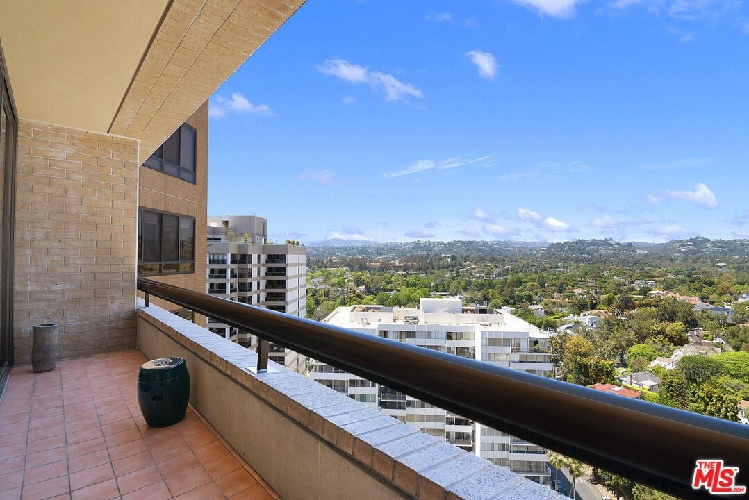 10430 Wilshire Blvd. Unit 1703