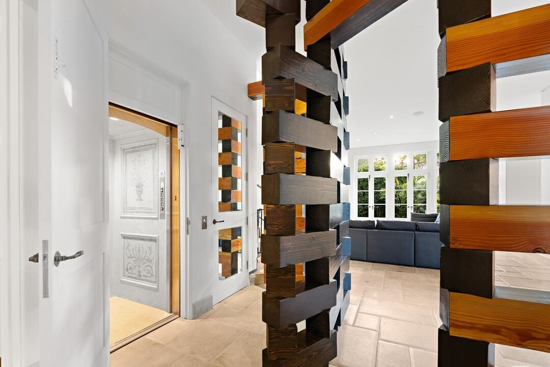 Century Woods Dr, 90067