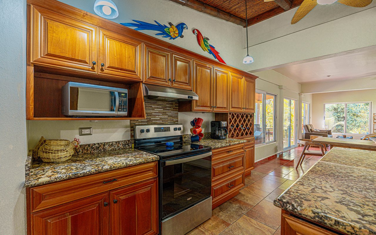 WHALE’S TAIL OCEAN VIEW ESTATE WITH EXTRA LOT 