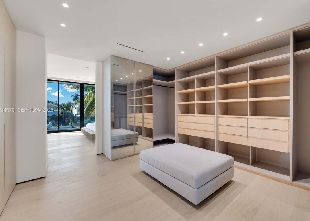 641 Flamingo Dr