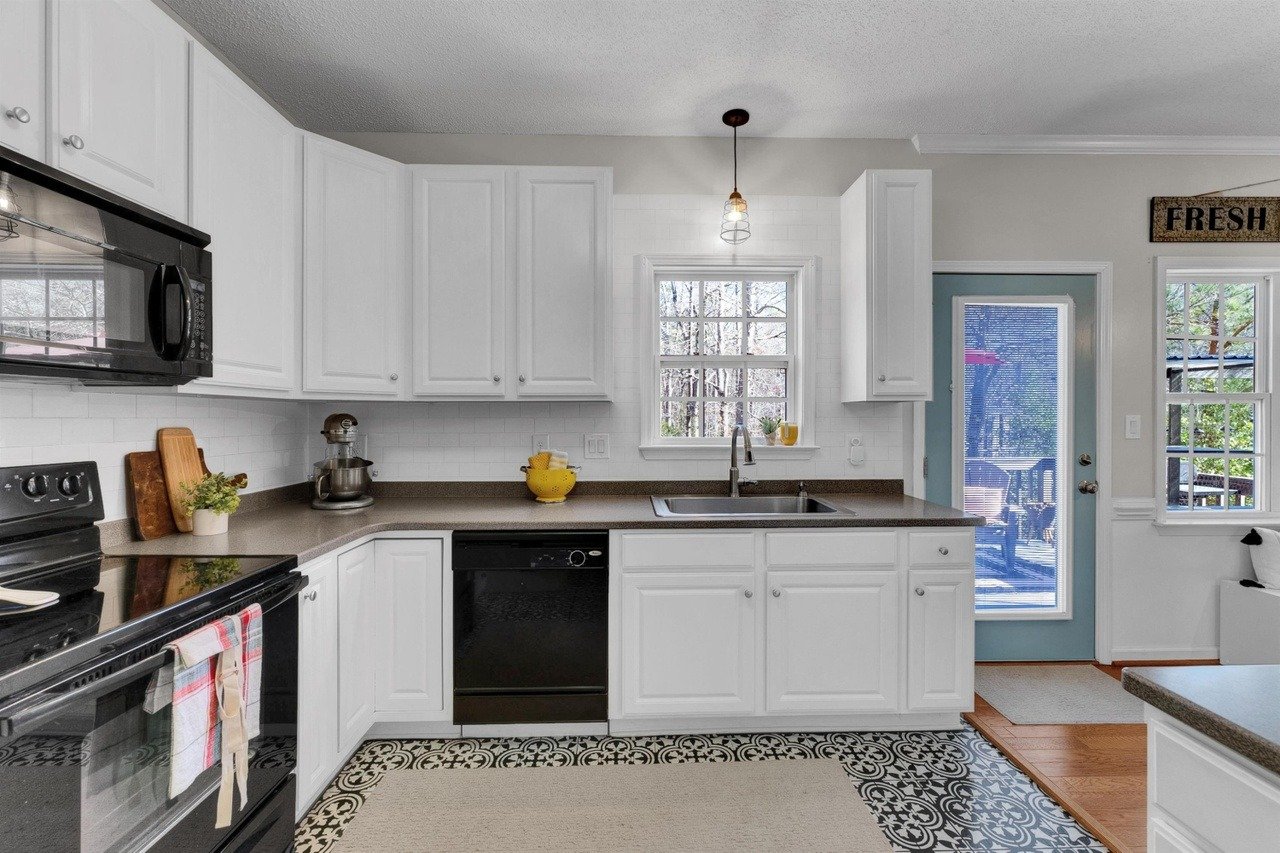 519 Kinsman Ct