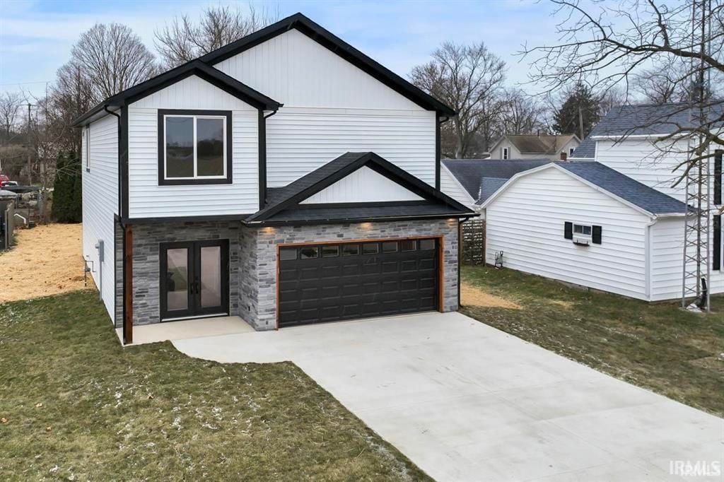 403 E Oxford St