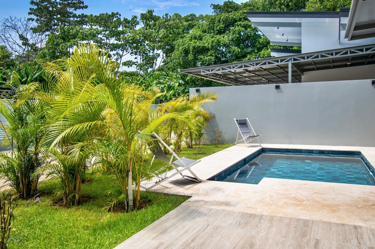 0.14 ACRES – 3 Bedroom Newly Built Modern Home Pool, Privacy, Only 5min Walk to the Beach!!!!