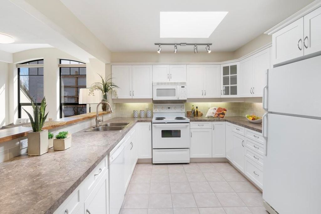 3088 Highland Blvd, #304