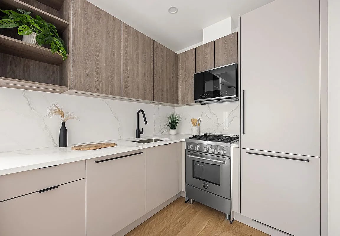 762 Macon Street Unit: 2B