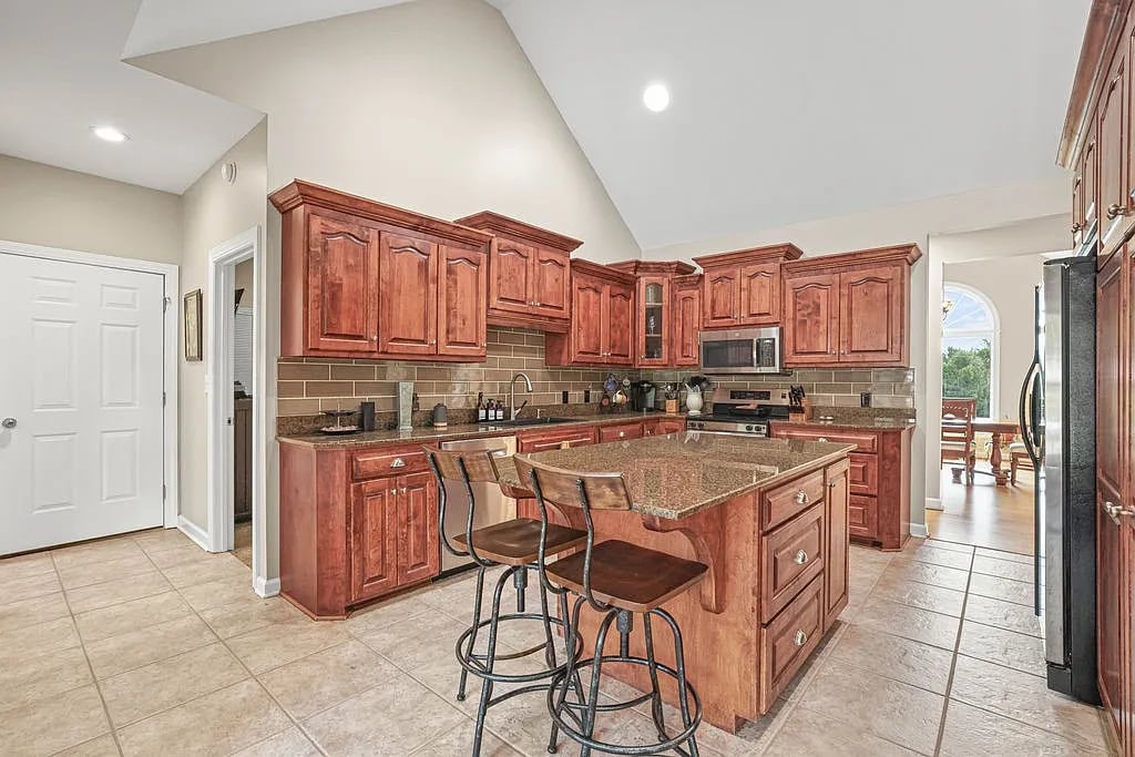 905 Liberty Hwy