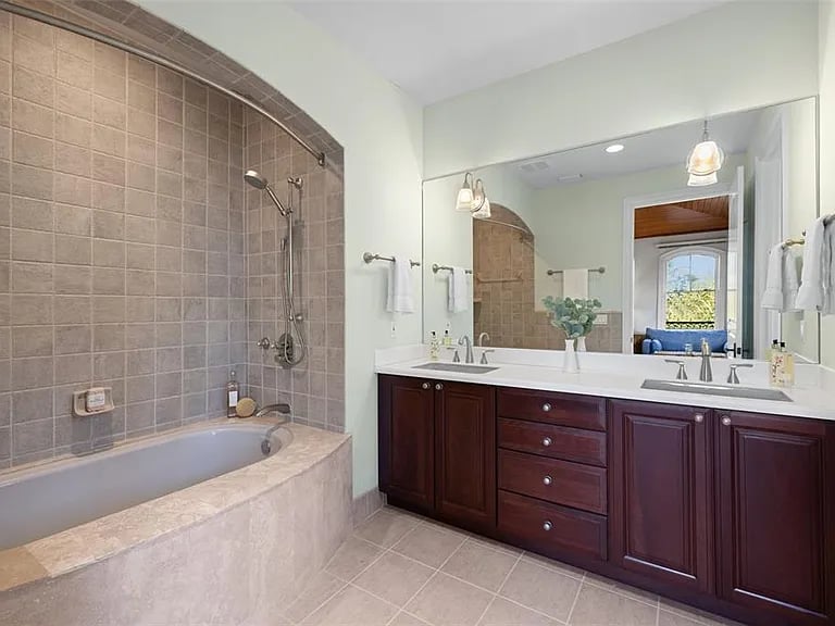 16475 Captiva Dr