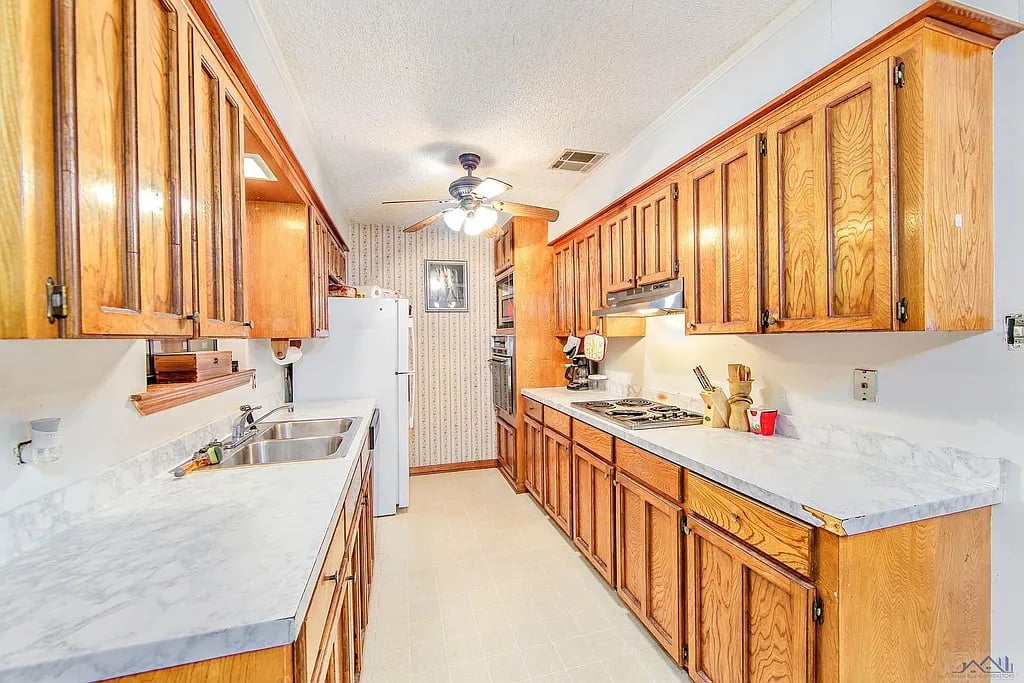 1139 W Camellia Dr