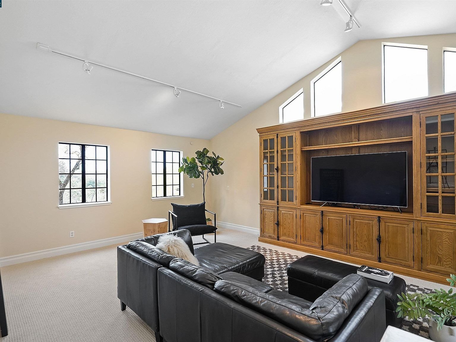 37 Bacon Ct