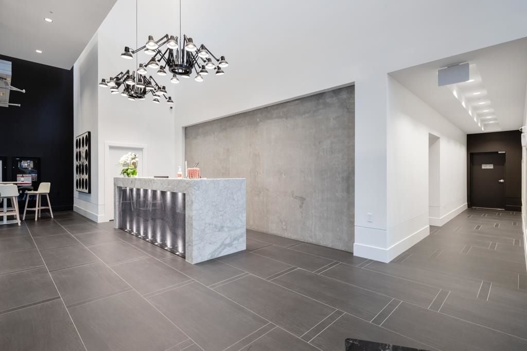 567 Clarke Rd, #505