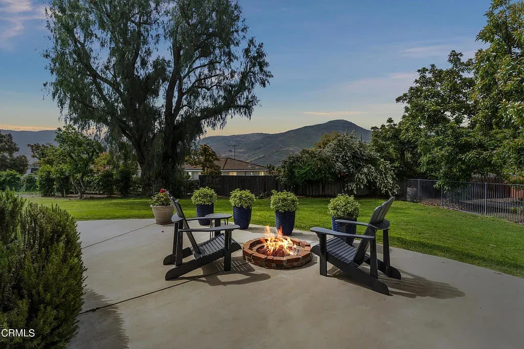 10516 Chippenham Rd, Camarillo, CA 93012  