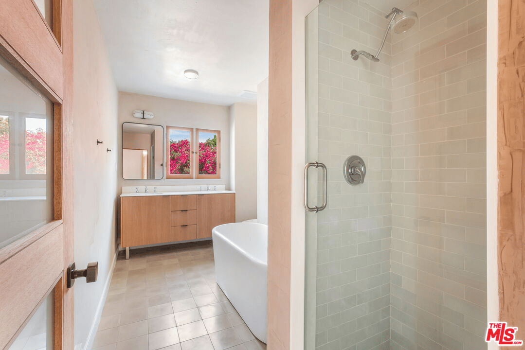 6277 Commodore Sloat Dr