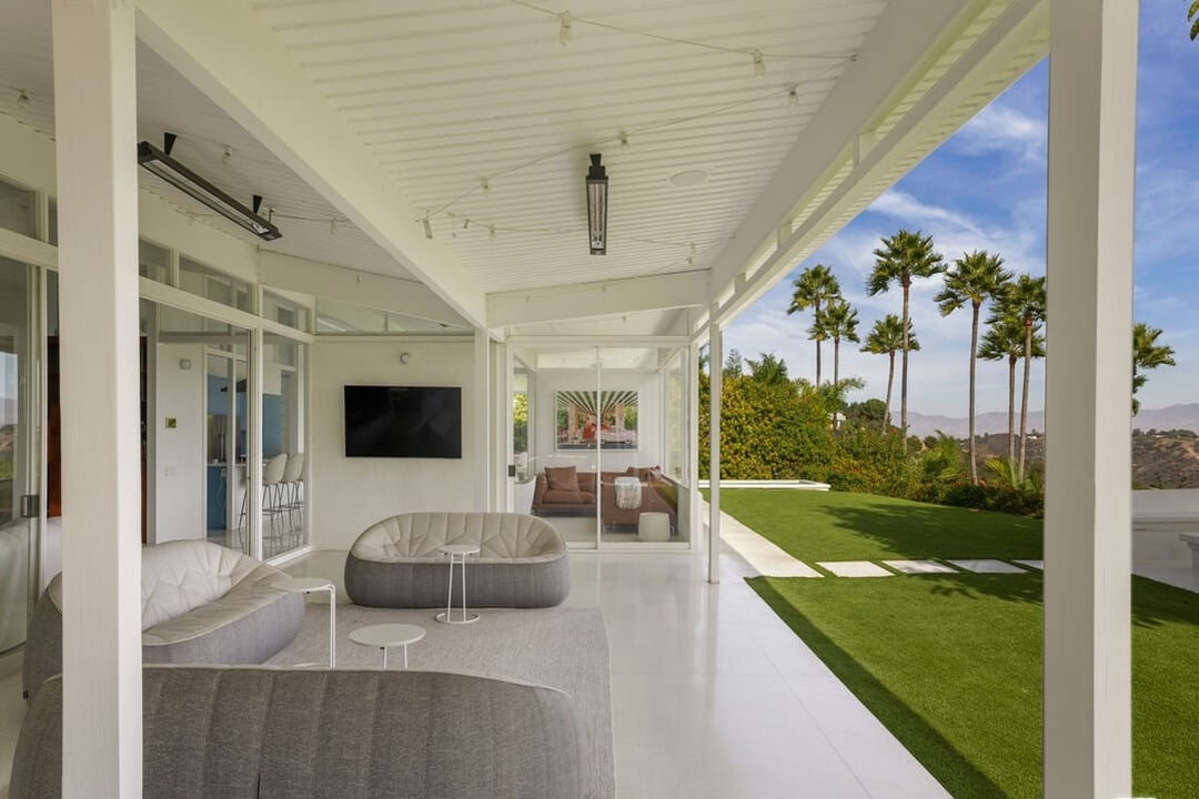 Celestia Manor, Stradella Rd, 90077